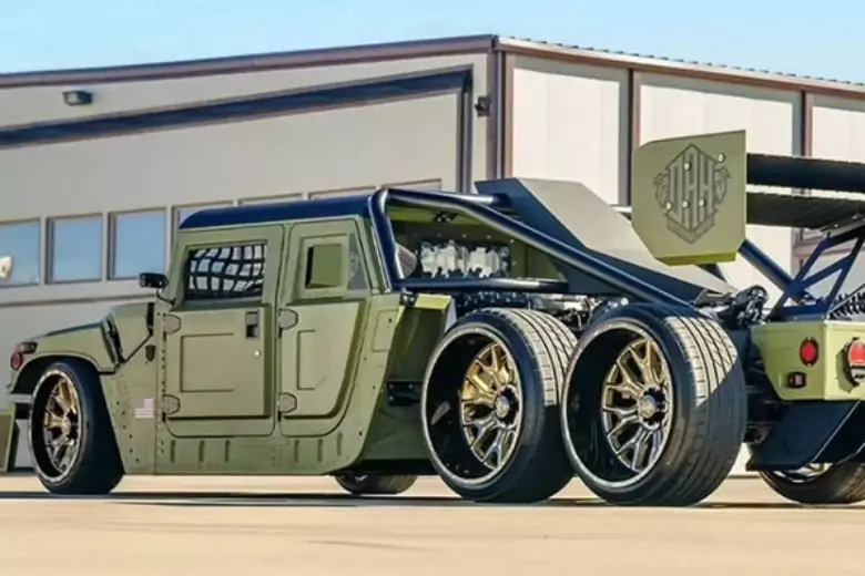 Автомобиль, созданный на базе армейского внедорожника Humvee, уйдёт с молотка аукциона в Скоттсдейле.