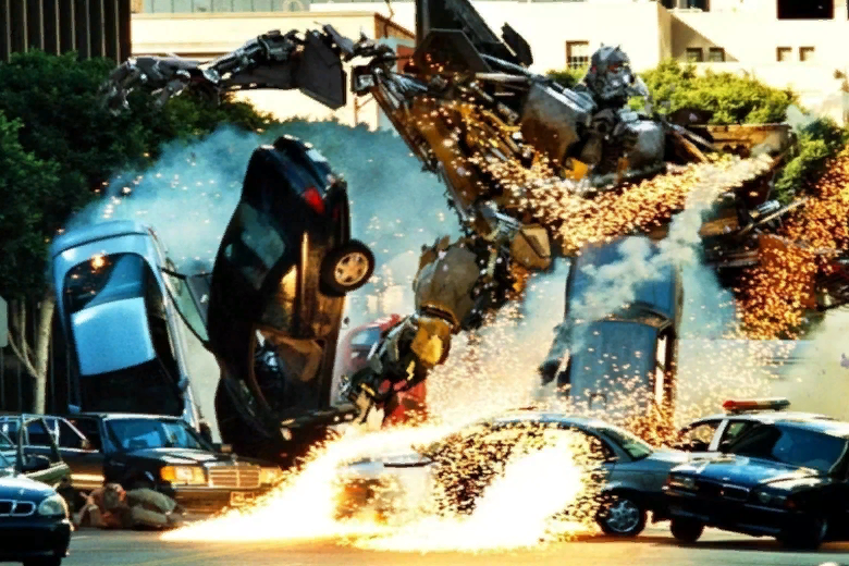 Фильм, в котором пострадало больше всего автомобилей: «Трансформеры 3: Темная сторона Луны»