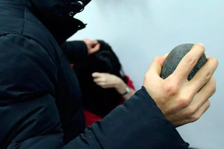 Школьники забили москвича камнями до полусмерти