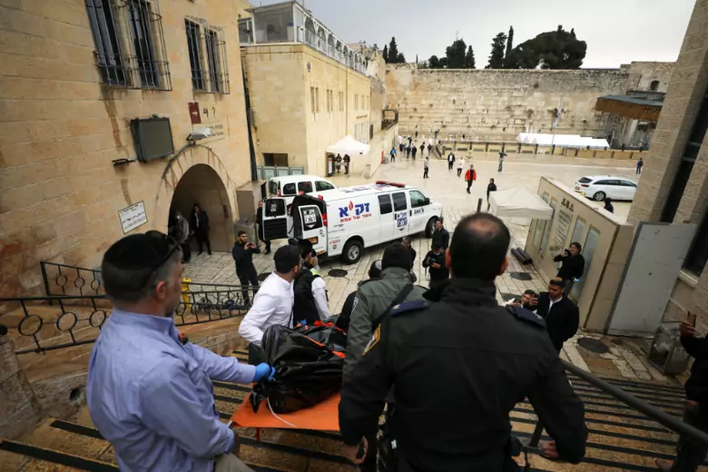 В Иерусалиме террористы попытались расстрелять толпу, но облажались