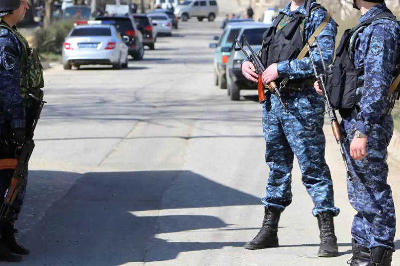 В Дагестане школьник попытался зарезать полицейского