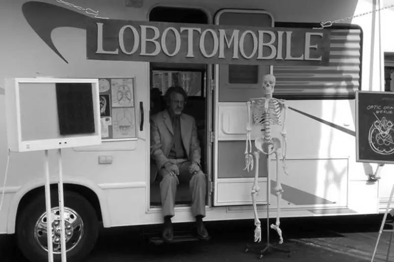 Лоботомобиль доктора Фримена: как лоботомия превратилась в шоу на колесах
