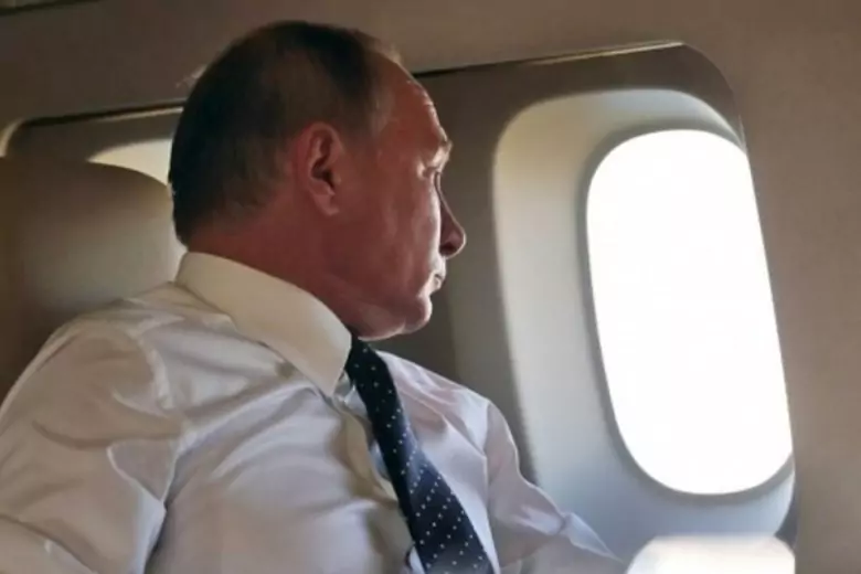 Песков заявил, что Путин летает на надежных отечественных самолетах