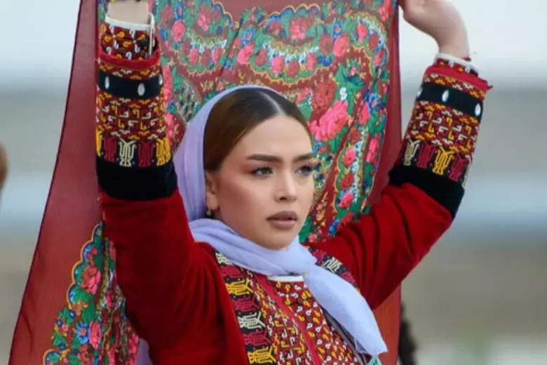 Президент Таджикистана госуказом указом запретил носить «чужую» одежду