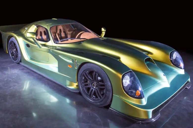 Когда Panoz говорит, что Esperante GTR-1 — это «гоночный автомобиль для дорог общего пользования», компания не шутит.