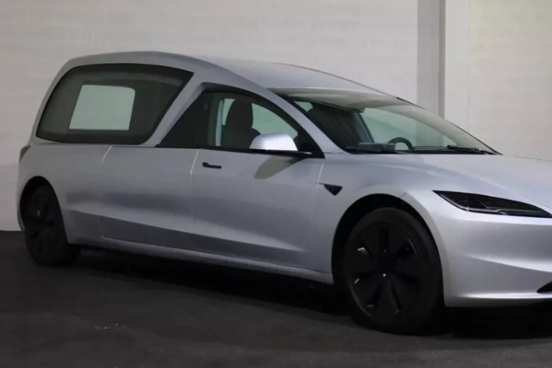 Tesla Model 3 превратили в катафалк за $125 тысяч