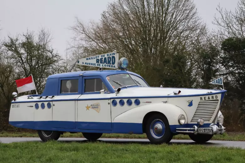 Packard «Land Yacht» это Дорожная яхта для рекламы бикини