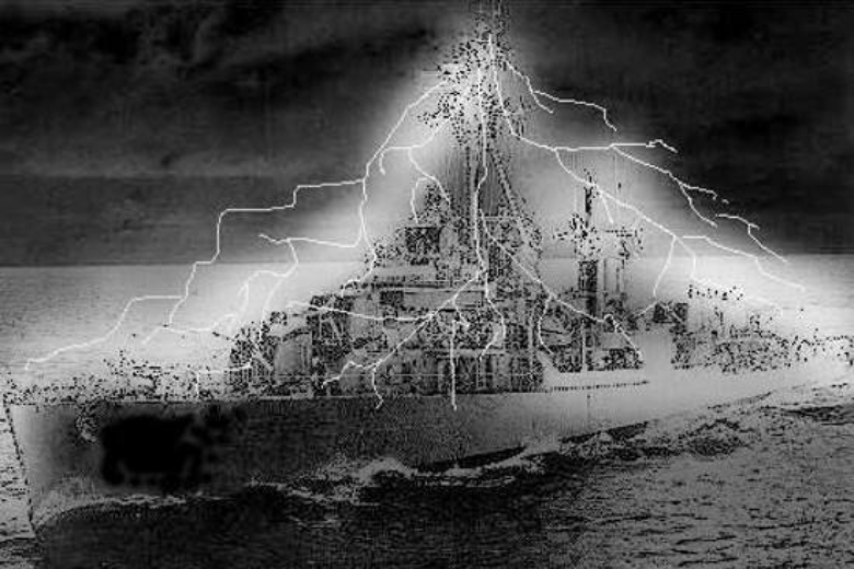 В 1943 году в Филадельфии военное ведомство США, проводило эксперимент по созданию корабля, невидимого для радаров противника. Используя расчеты, сделанные Альбертом Эйнштейном, на эсминец "Элдридж" установили мощнейшие генераторы магнитного поля.