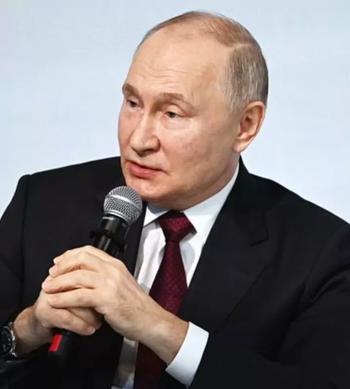 С соответствующим заявлением президент России выступил на Санкт-Петербургском международном культурном форуме — Форуме объединенных культур.