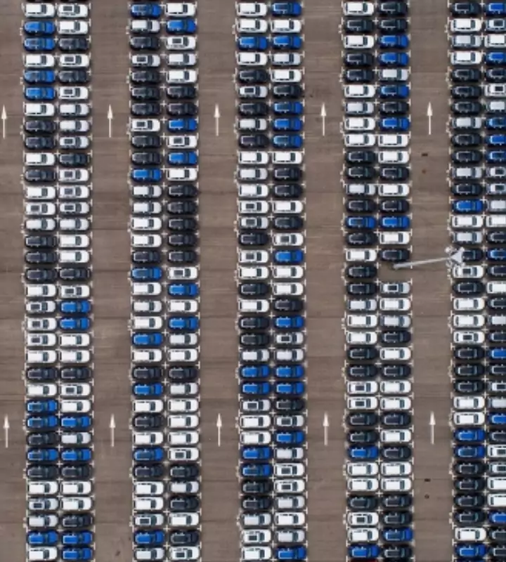 Известно, что количество нераспроданных китайских машин у дилеров РФ составило 175 000, о чем информирует «Автостат».