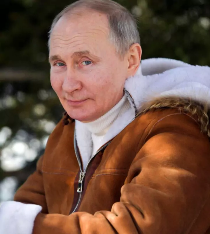В ходе пресс-конференции по итогам года Владимир Путин получил вопрос от собственного цифрового двойника, созданного с помощью технологий ИИ.