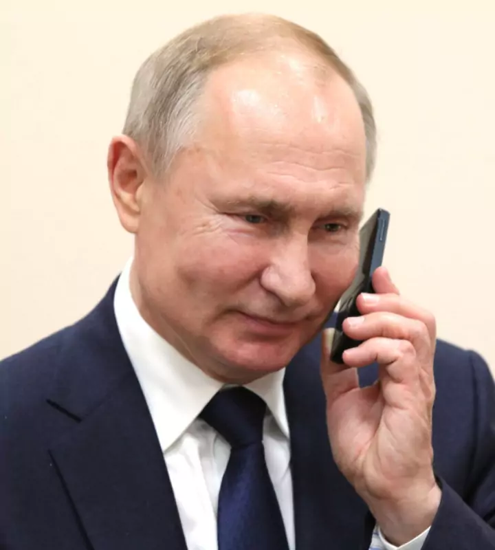 Своей подписью Путин активировал законопроект, запрещающий школьникам пользоваться телефонами на уроках.