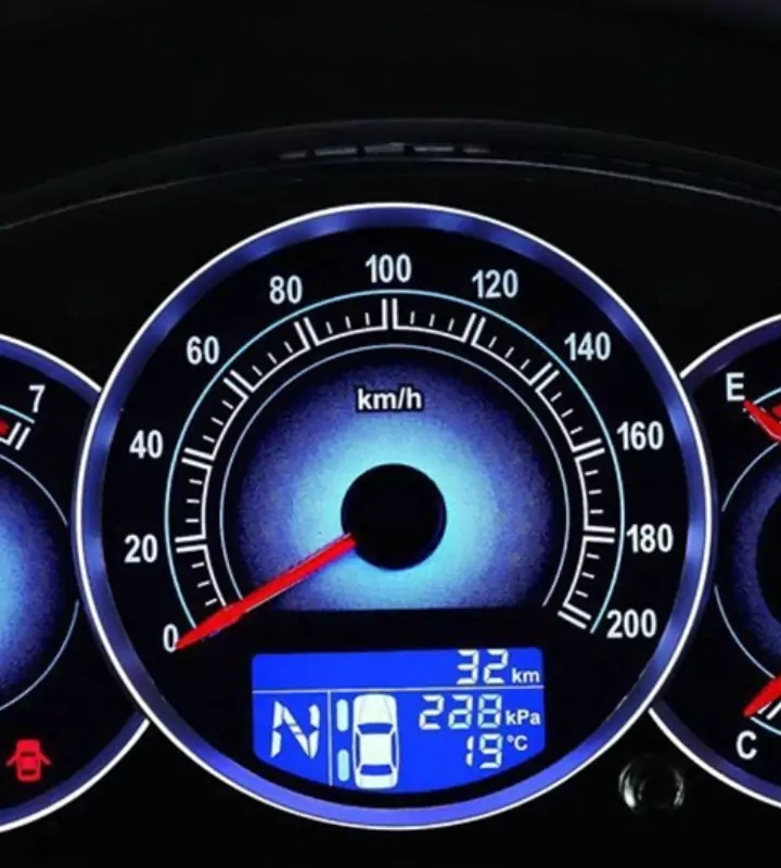 Специалисты утверждают, что спидометры современных автомобилей не всегда корректно отображают скорость движения.