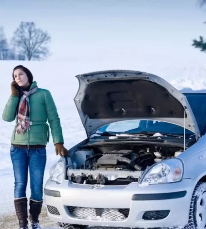 Зима является сложным периодом для многих автолюбителей: при сильном морозе двигатель может не запуститься.