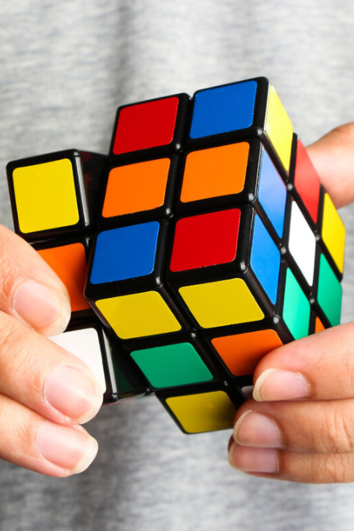 Стандартный кубик Рубика можно собрать из любой позиции не более чем за 20 ходов.