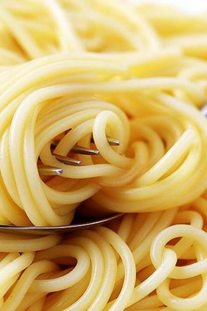 Спагетти и папарацци — это итальянские слова во множественном числе.