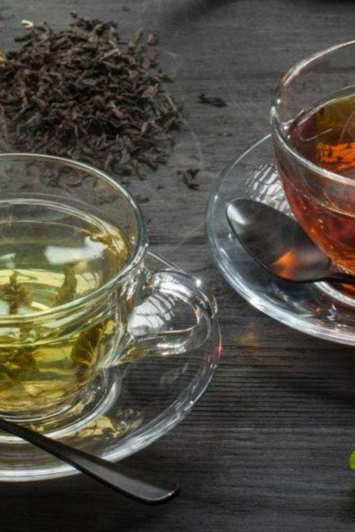 Чёрный и зелёный чай — это не разные растения, а одни и те же листья чайного куста. 
