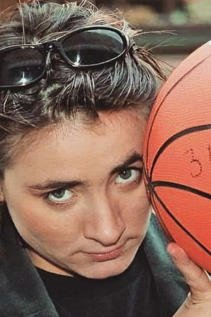 Во время учёбы в старших классах школы Земфира была капитаном женской юниорской сборной России по баскетболу.
