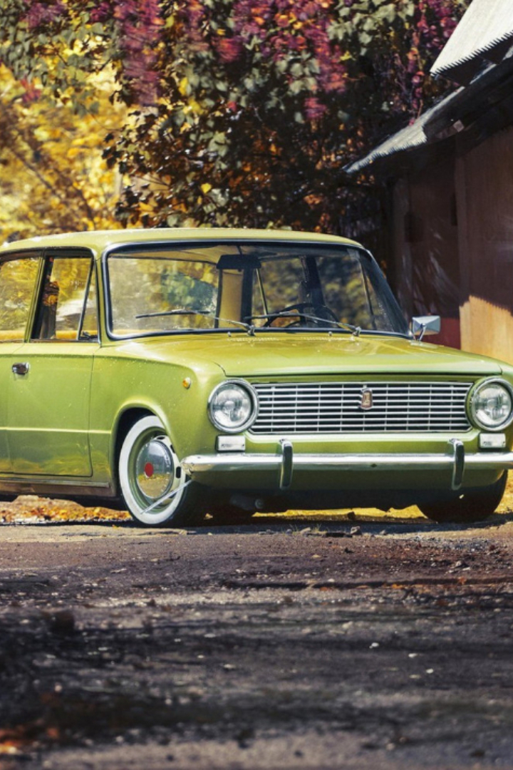 Автомобили ВАЗ-2101 изначально продавались под брендом «Жигули», в том числе на международном рынке. 