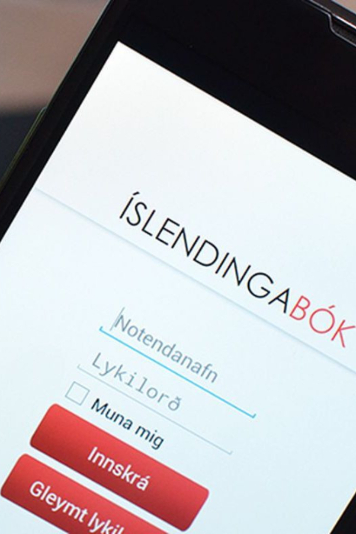 Каждый гражданин Исландии имеет доступ к сайту Íslendingabók — генеалогической базе данных, содержащей информацию о родственных связях всех исландцев начиная с 18 века. 