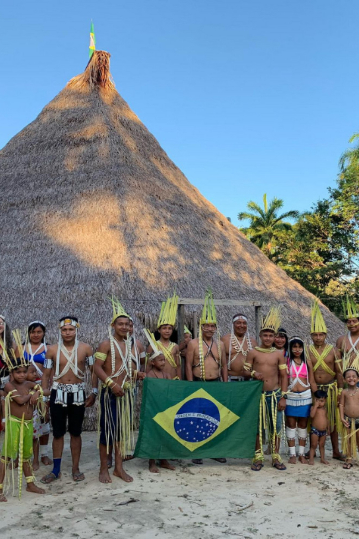 У живущего в труднодоступных районах бассейна Амазонки индейского племени марубо существует обычай постоянно бить в барабан, сделанный из древесины амаранта.