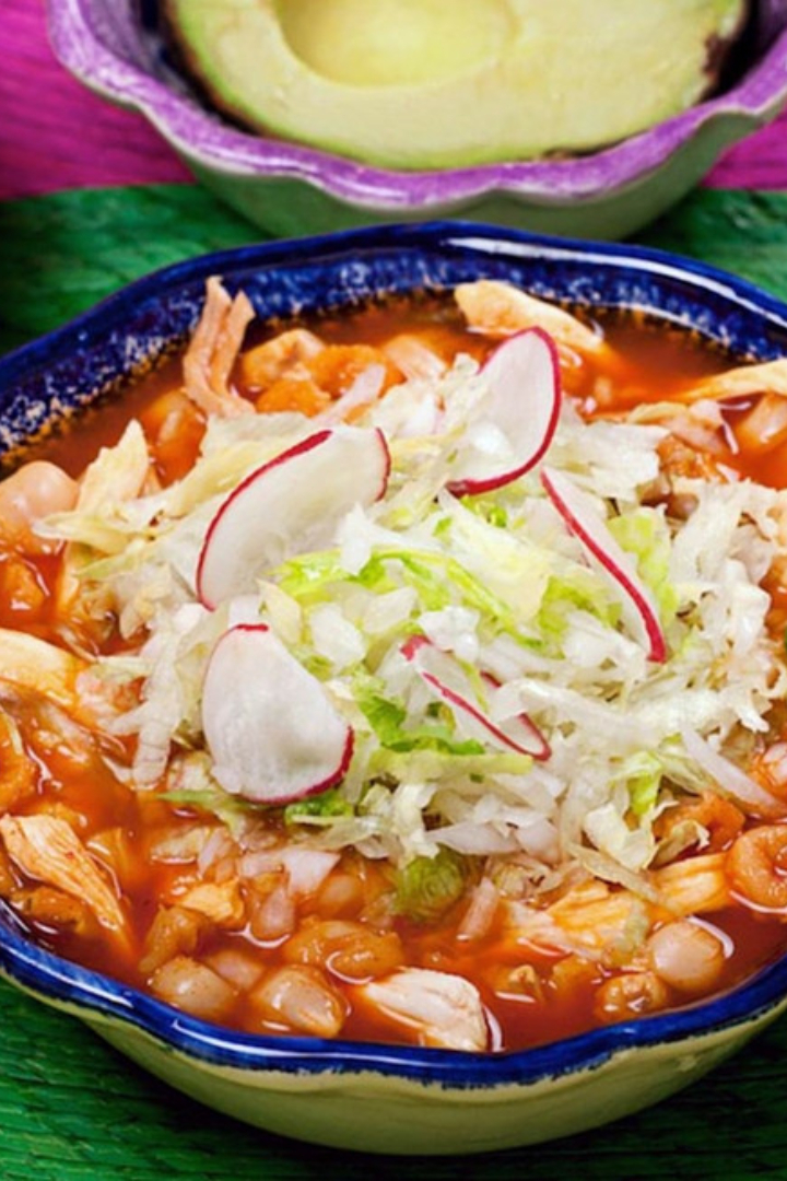 Главными ингредиентами мексиканского супа позоле являются специальным образом обработанная кукуруза и мясо. 