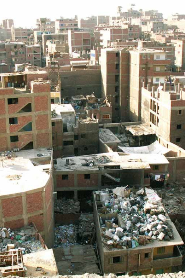 Уборкой мусора в многомиллионном Каире традиционно занимаются заббалины — копты-христиане в количестве 50—70 тысяч человек. 