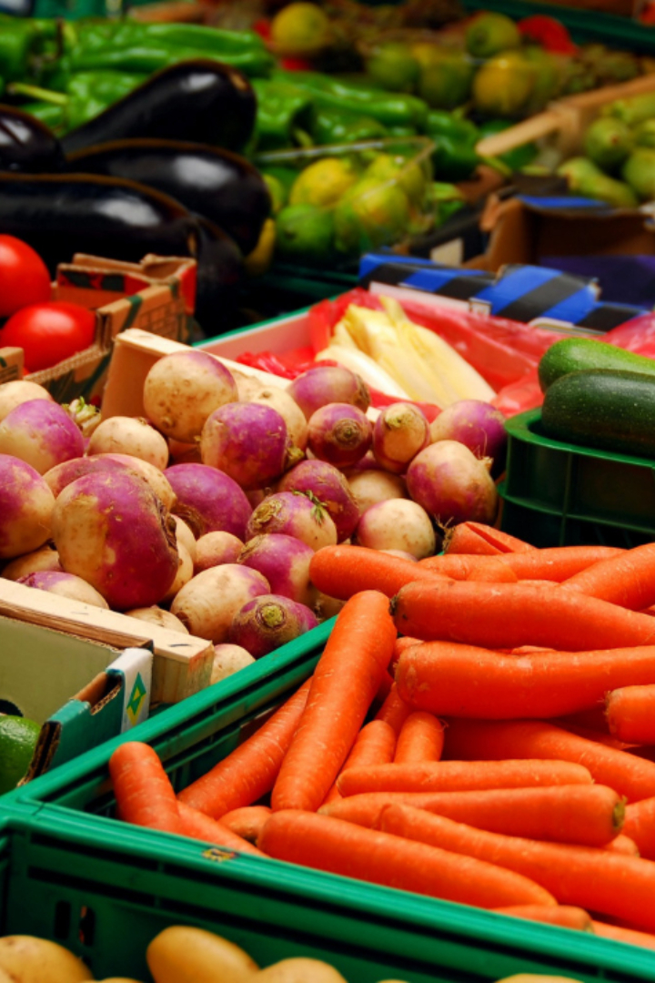 В Евросоюзе фруктами законодательно считаются томаты, ревень, морковь, сладкий картофель, огурцы, тыквы, дыни, арбузы и имбирь. 
