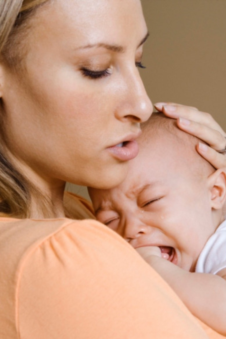 Особая реакция женщин на детский плач заложена на уровне неосознанной «программы» мозга.