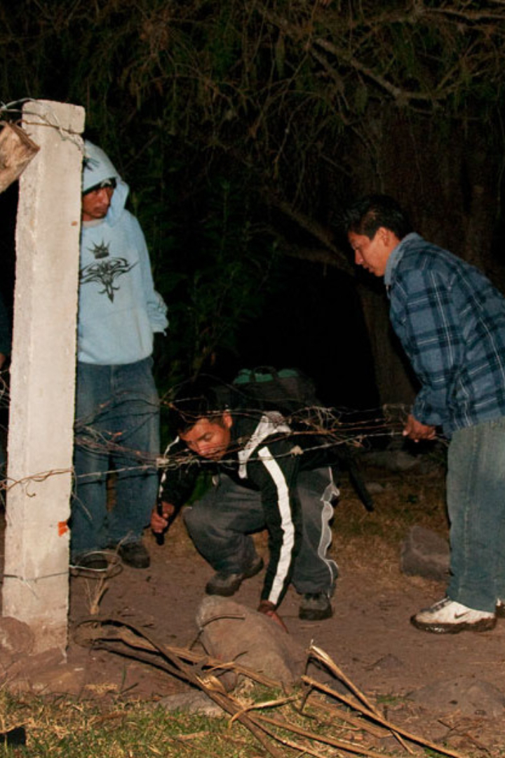 В мексиканском штате Идальго туристы могут посетить парк отдыха Эко Альберто, одним из самых популярных развлечений в котором является имитация незаконного пересечения границы с США под названием «Caminata Nocturna». 