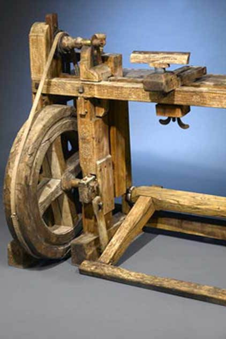Просаком раньше назывался специальный станок для плетения канатов и верёвок. 