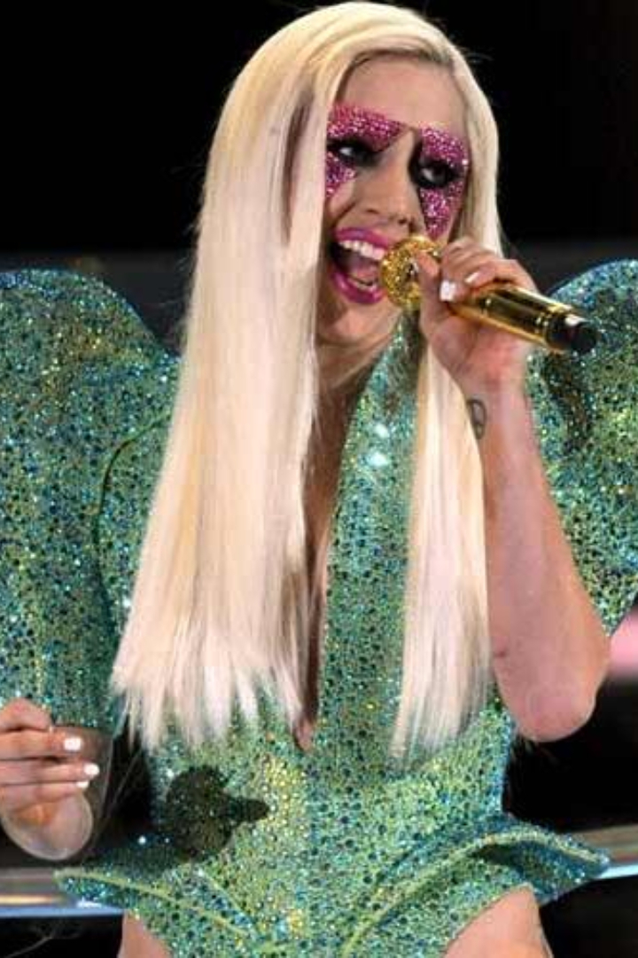 Род папоротников Gaga назван в честь певицы Леди Гаги.