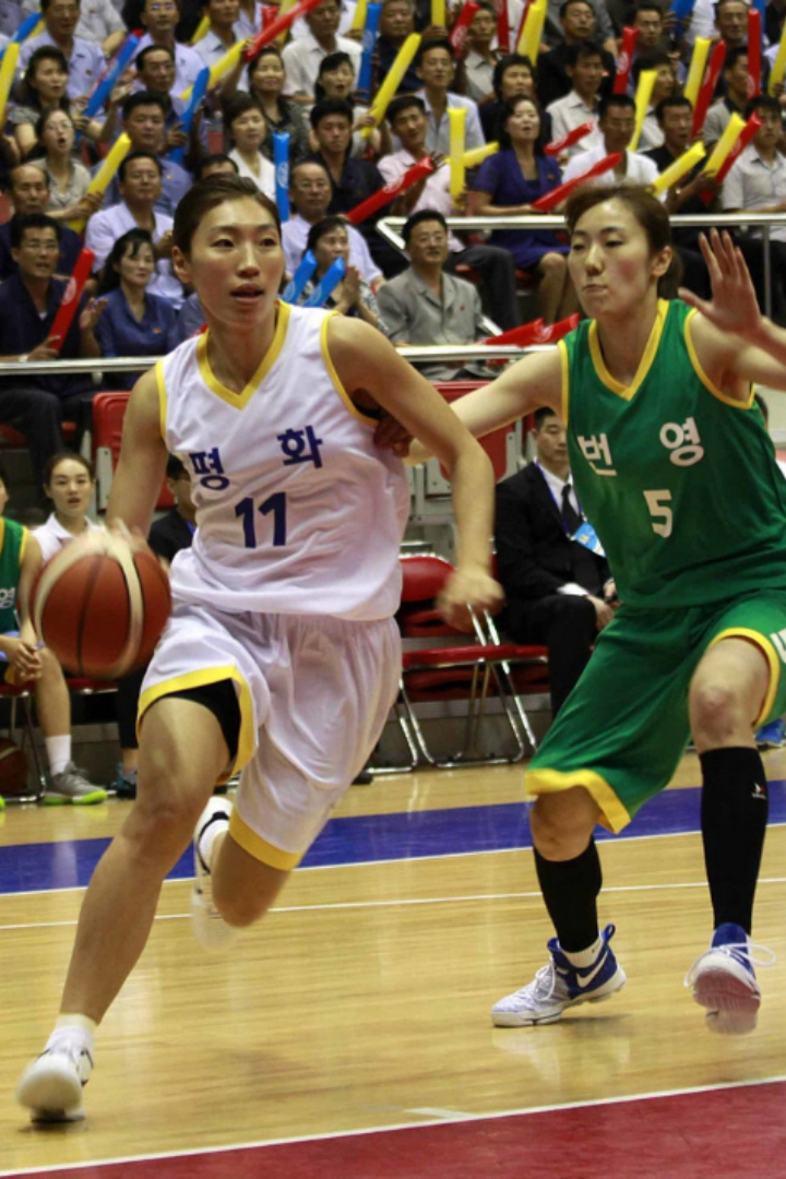 В Северной Корее, по сообщениям китайских СМИ, баскетболисты играют по сильно изменённым правилам. 