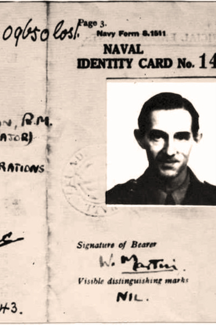 В апреле 1943 года на испанском берегу было обнаружено тело в мундире майора морской пехоты Великобритании. 
