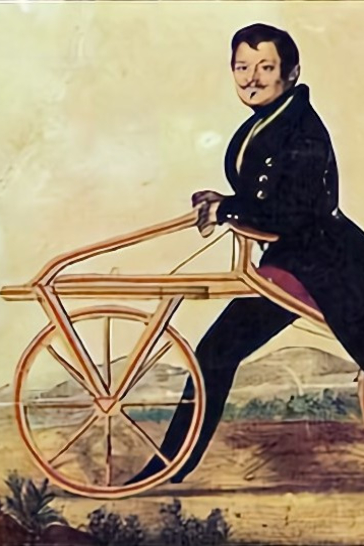 Прототип велосипеда сконструировал и запатентовал немецкий барон Карл фон Дрез в 1818 году. 