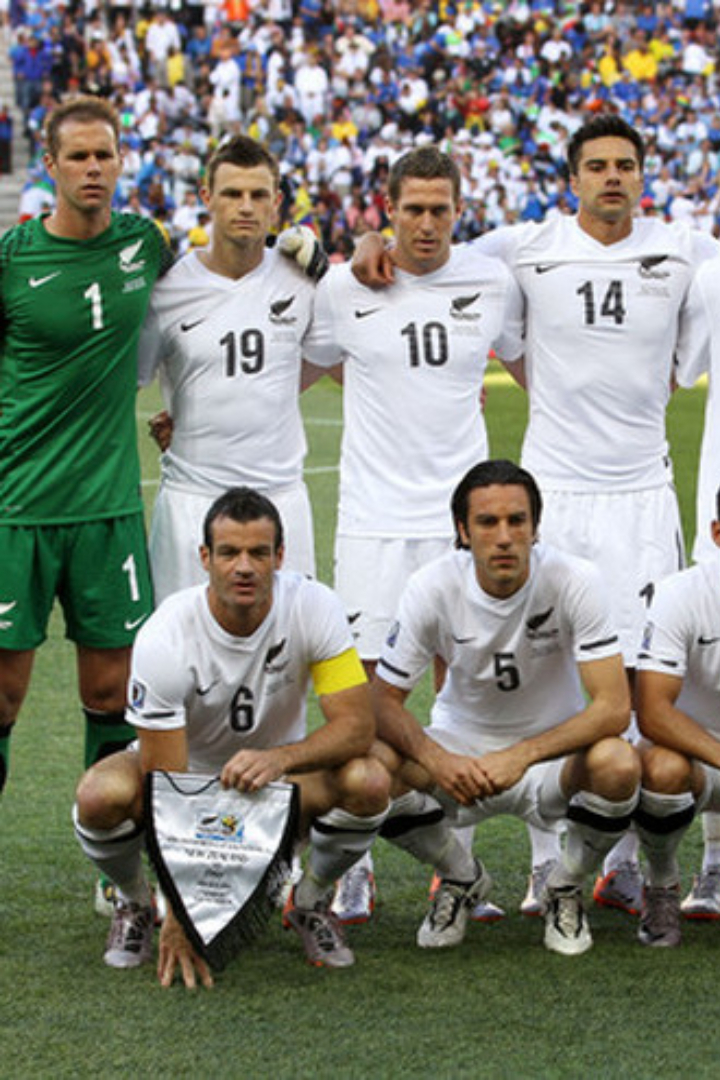 Многие специалисты перед стартом чемпионата мира по футболу 2010 года называли одним из главных аутсайдеров сборную Новой Зеландии. 