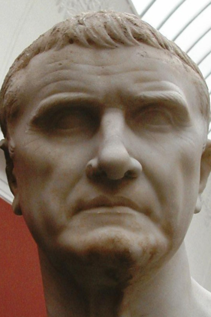 Марк Лициний Красс, один из богатейших римлян в 1 веке до н.э., значительную часть своего состояния сколотил благодаря пожарам. 