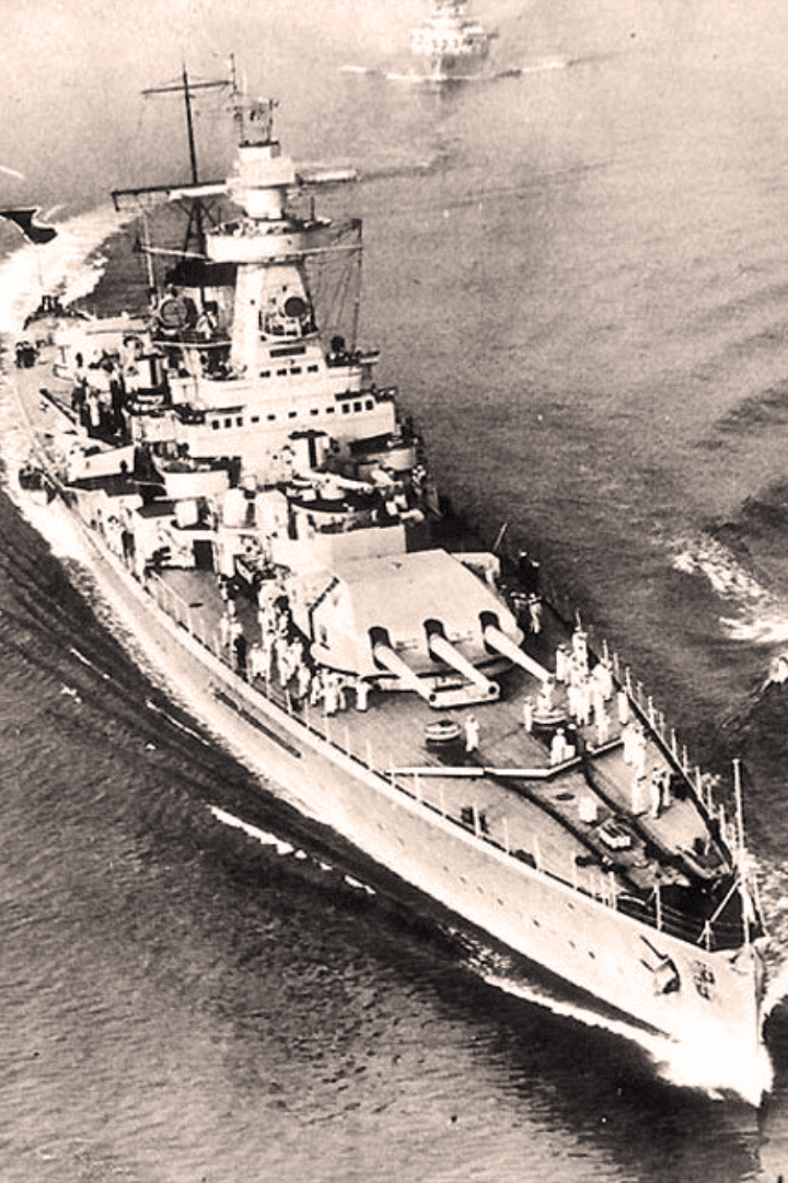 Спущенный на воду в 1934 году немецкий тяжёлый крейсер назвали «Адмирал граф Шпее» в честь погибшего во время Первой Мировой войны в Фолклендском сражении Максимилиана фон Шпее. 