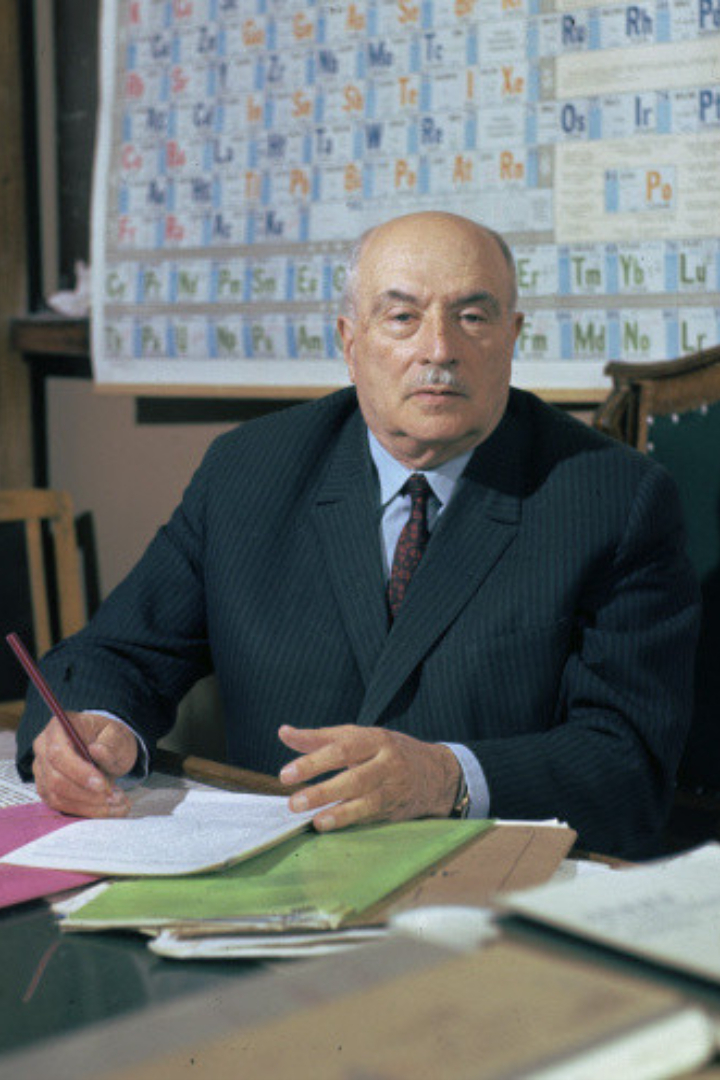 Академик Семён Вольфкович был в числе первых советских химиков, проводивших опыты с фосфором. 