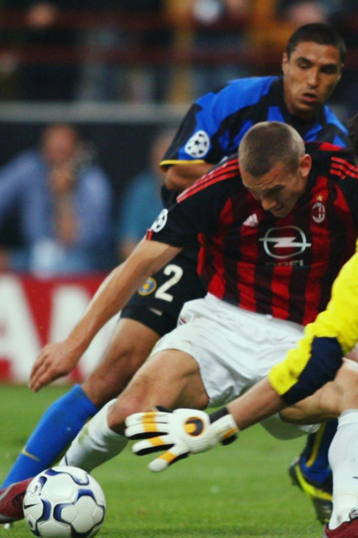 В полуфинале Лиги Чемпионов 2003 года сошлись «Интер» и «Милан». 