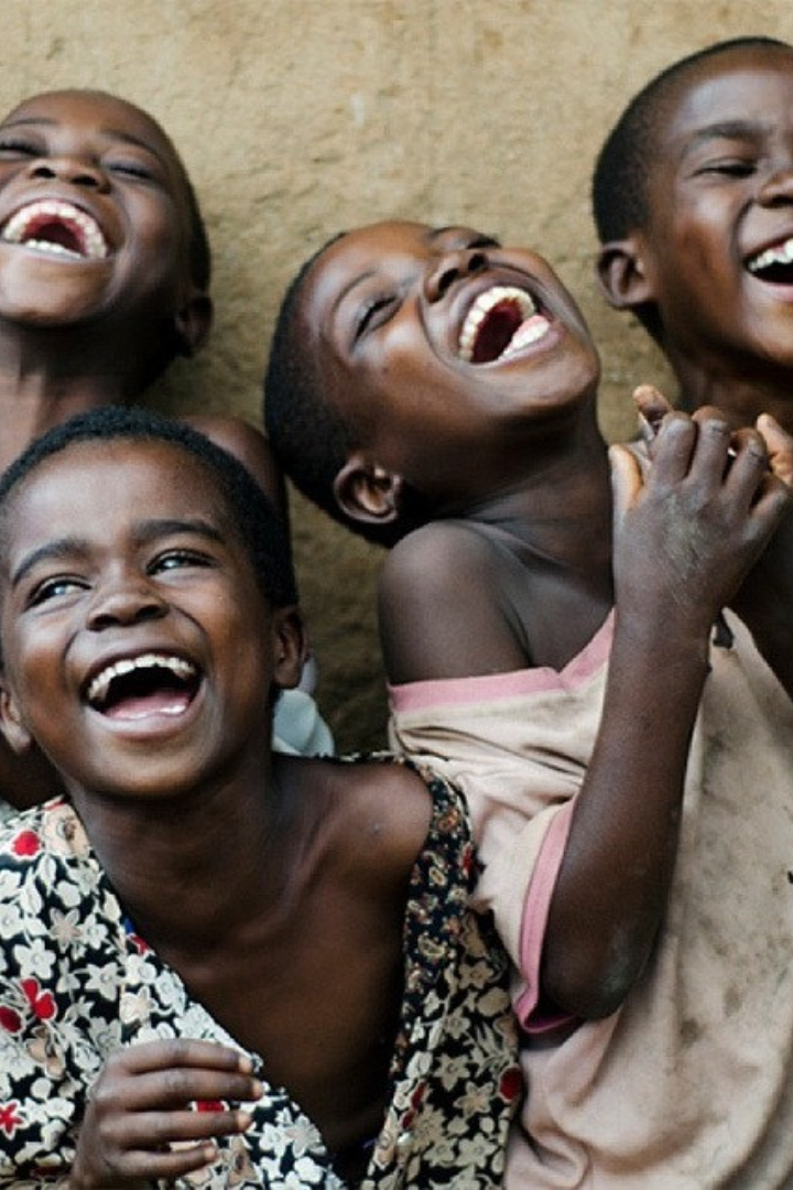 В 1962 году в Танганьике (современная Танзания) разразилась эпидемия смеха, охватившая в итоге более тысячи детей.