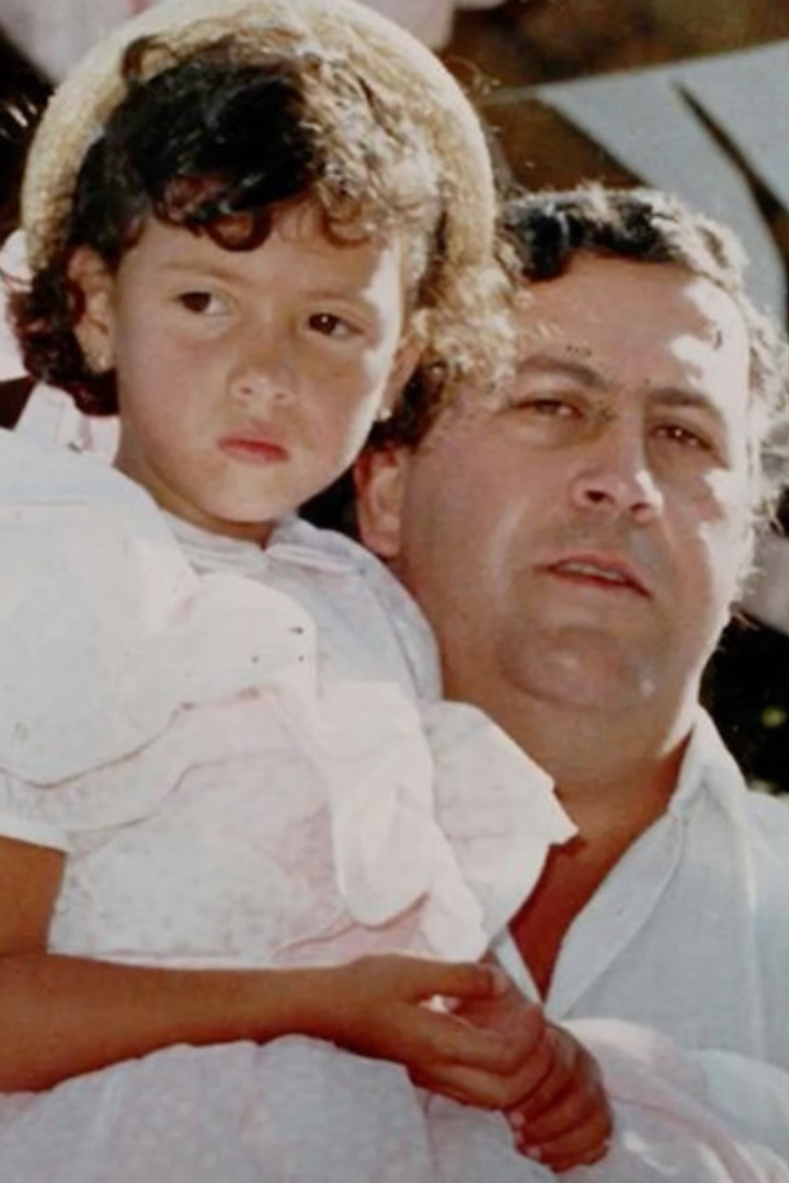 Колумбийский наркобарон Пабло Эскобар на пике своего могущества в 1989 году, согласно списку Forbes, имел состояние в 25 миллиардов долларов. 