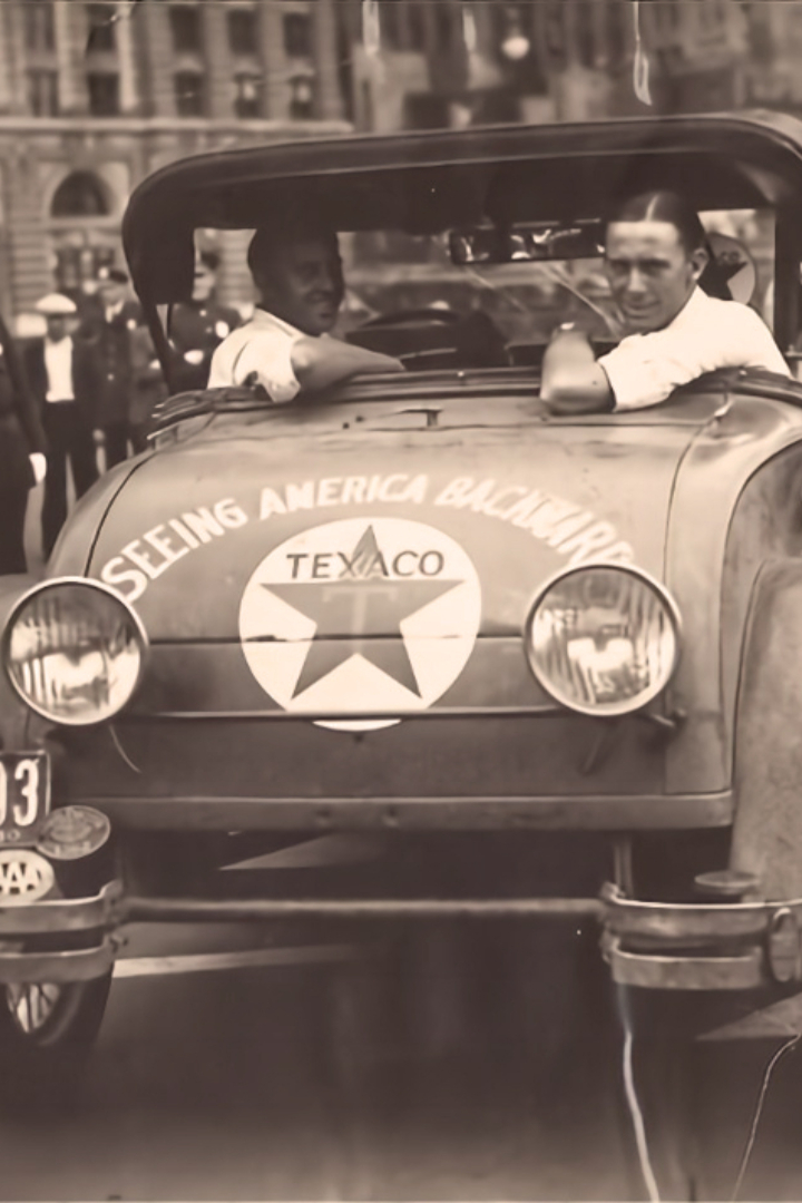 В 1930 году американцы Чарльз Крейтон и Джеймс Харгис совершили путешествие на автомобиле из Нью-Йорка в Лос-Анджелес и обратно, преодолев более 11 тысяч километров за 42 дня.