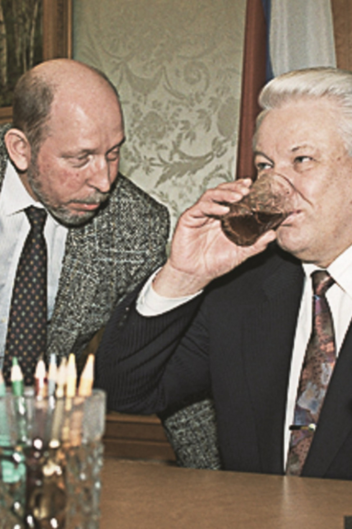 Летом 1994 года Борис Ельцин посетил Красноярск, где ему устроили катание на теплоходе по Енисею. 