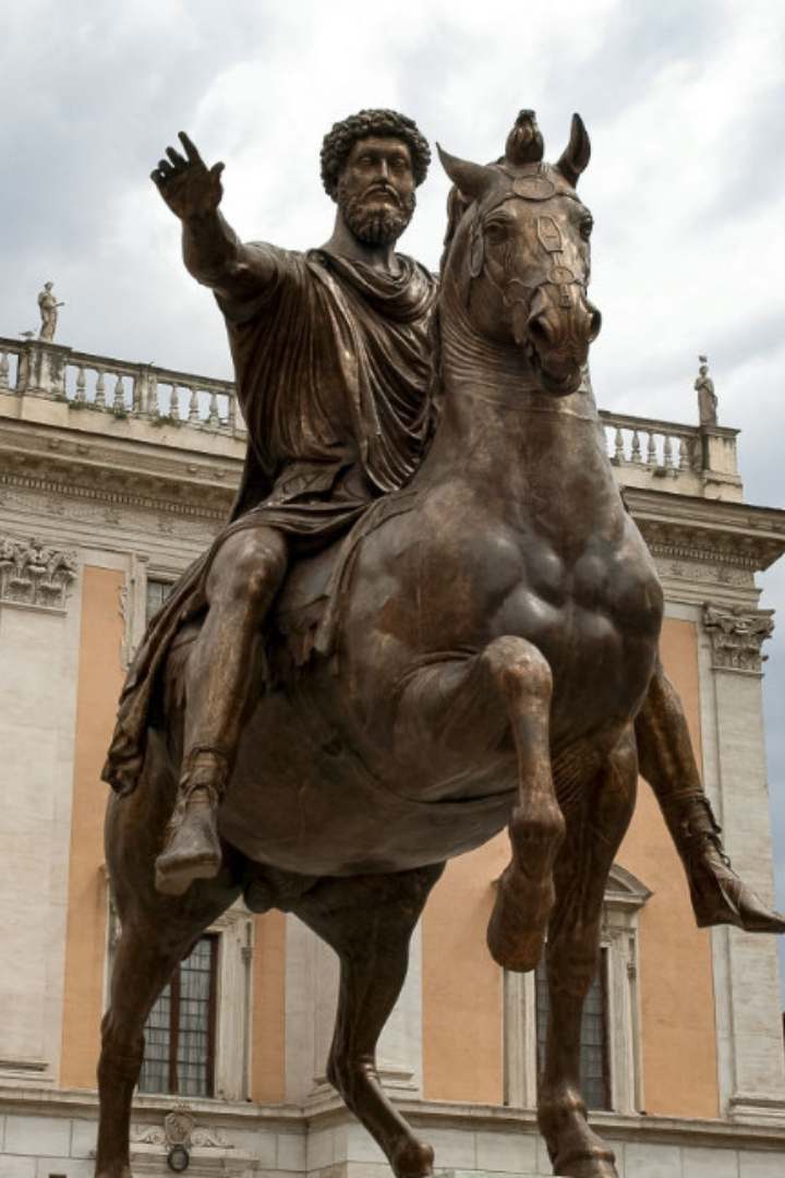 Когда римляне приняли христианство, они массово стали уничтожать дохристианские статуи. 