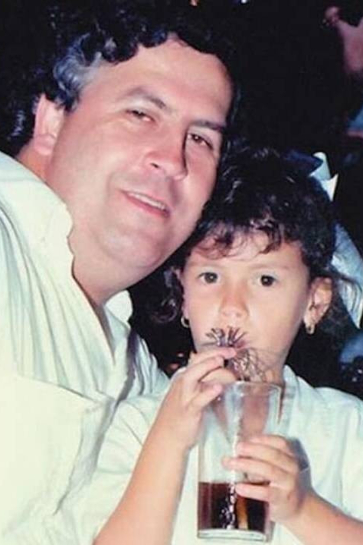 Колумбийский наркобарон Пабло Эскобар воспитывал свою дочь Мануэлу как принцессу. 