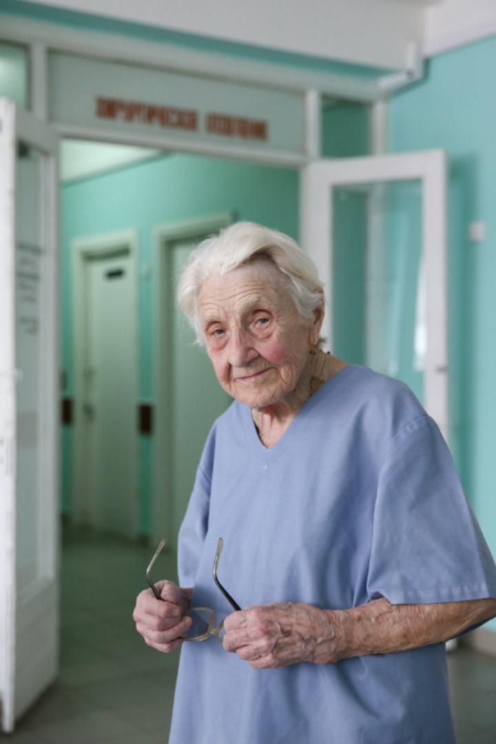 Алла Ильинична Лёвушкина оперировала людей до последних дней своей жизни, умерла она в возрасте 92 лет.
