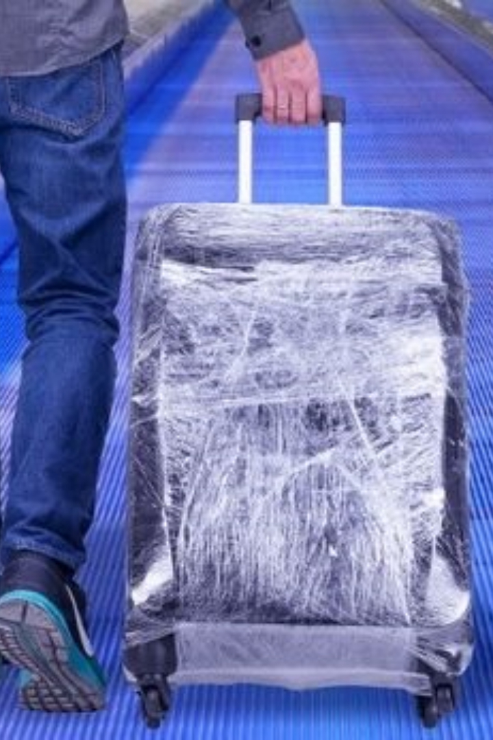 У пассажиров Пулково больше не принимают багаж, упакованный самостоятельно в пищевую пленку или другой неподходящий материал, не соответствующий требованиям аэропорта.