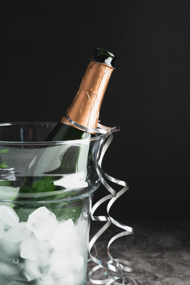 Изобретателем шампанского многие считают французского монаха Пьера Дом Периньона, однако это далеко от истины.